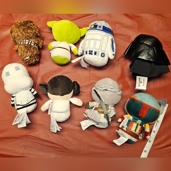 Star Wars Itty Bittys Hallmark Collection 2015 Set of 8 In E.U.C. Approx 4" - Picture 2 of 6